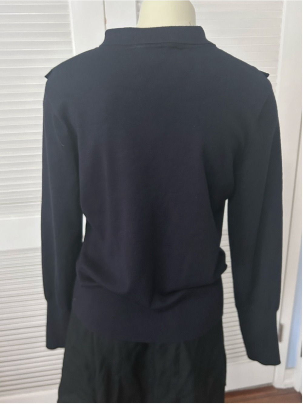 Tommy Hilfiger Navy Crew Neck Sweater Gold Button Shoulder Size L - Picture 5 of 11